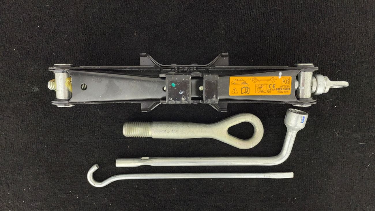 نيسان صني SV 1.5 | بدون دفعة مقدمة | اختبار قيادة مجاني للمنزل