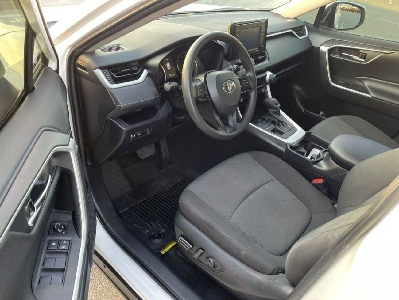 تويوتا راف ٤ 2021 Toyota Rav4 XLE 4x4 AWD MidOption+ 2.5L V4 - Low  8,400 Mileage ---UAE PASS