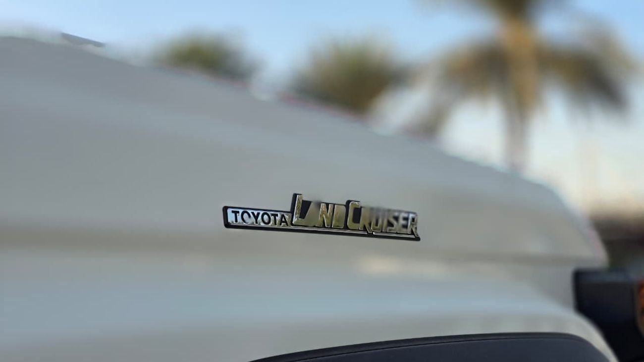 تويوتا لاند كروزر 70 LC76 LX LX 2.8L