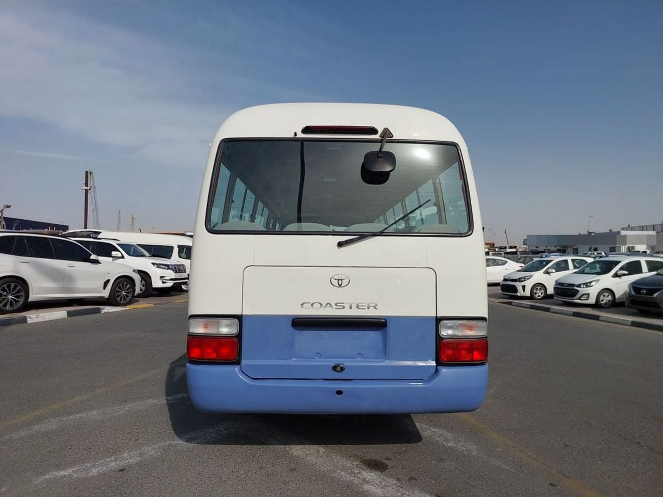 Toyota Coaster TOYOTA COASTER BUS RHD 2005 MODEL 4.0 L DIESEL AUTOMATIC(PM51046)