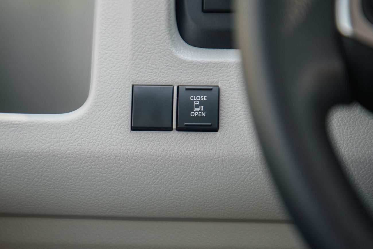 تويوتا هاياس 3.5L- White Inside Grey | Export Only