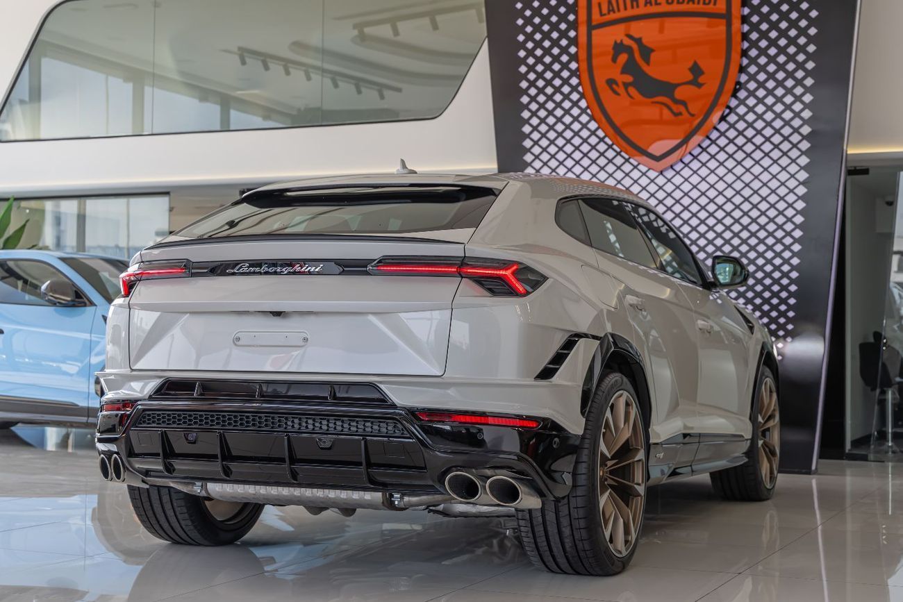 لامبورغيني اوروس S 4.0T V8 Lamborghini Urus S | Carbon Interior | Low Mileage 2024 (Warranty Available)