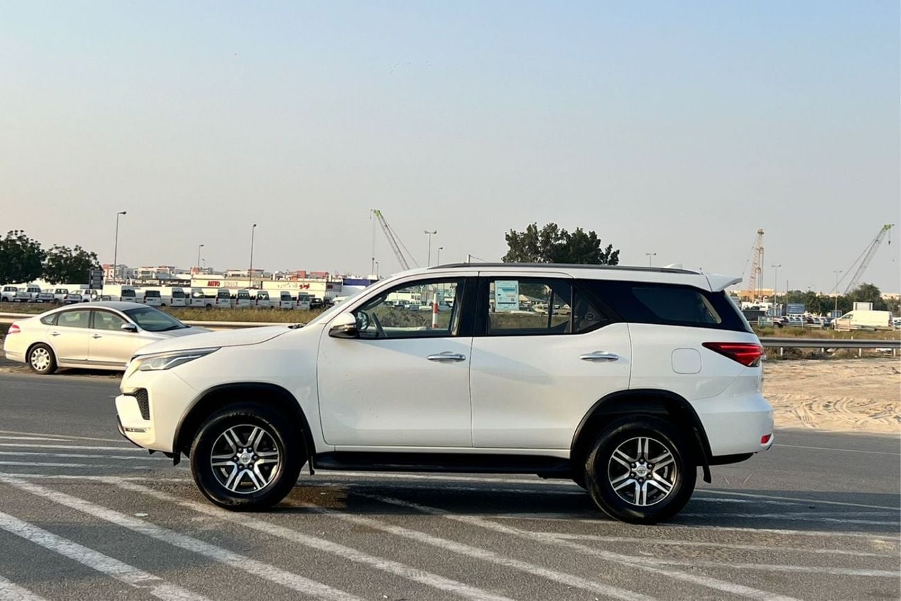 تويوتا فورتونر EXR 2022 Toyota Fortuner 2.7 V4 - AWD 4x4 - GCC - Rear Sensor