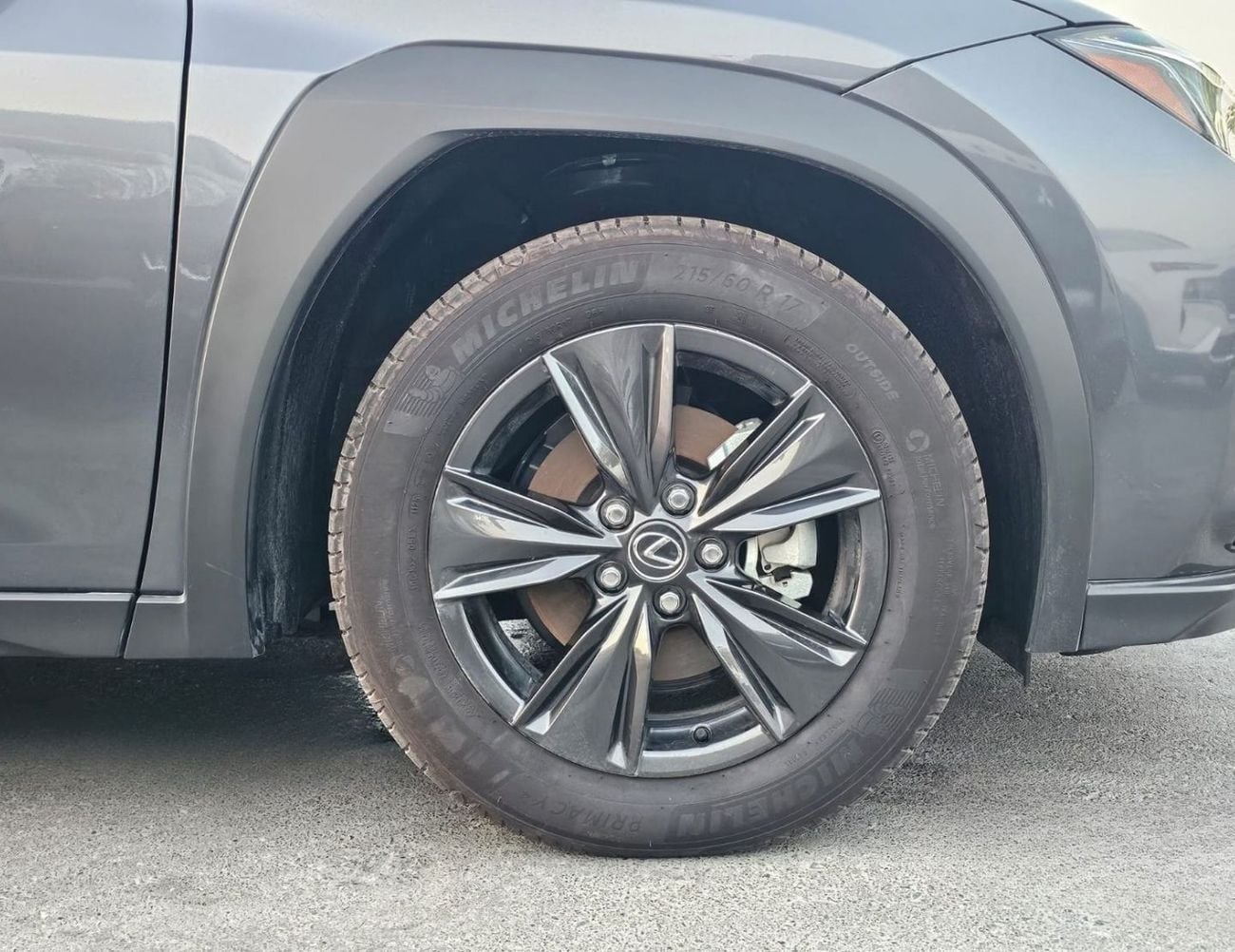 لكزس UX300h ELITE لكزس UX300H إيليت هايبرد || كاملة المواصفات | بنزين، ناقل حركة أوتوماتيكي، محرك 2.0 لتر V4 (رمز المن