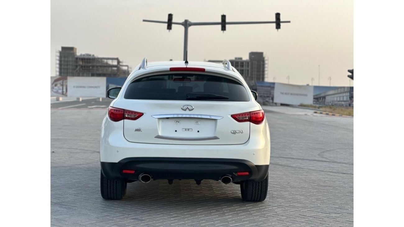 Infiniti QX70 Sport Luxury MODEL 2017 GCC CAR PERFECT CONDITION INSIDE AND OUTSIDE FULL OPTION ONE OWNER ORIGINAL