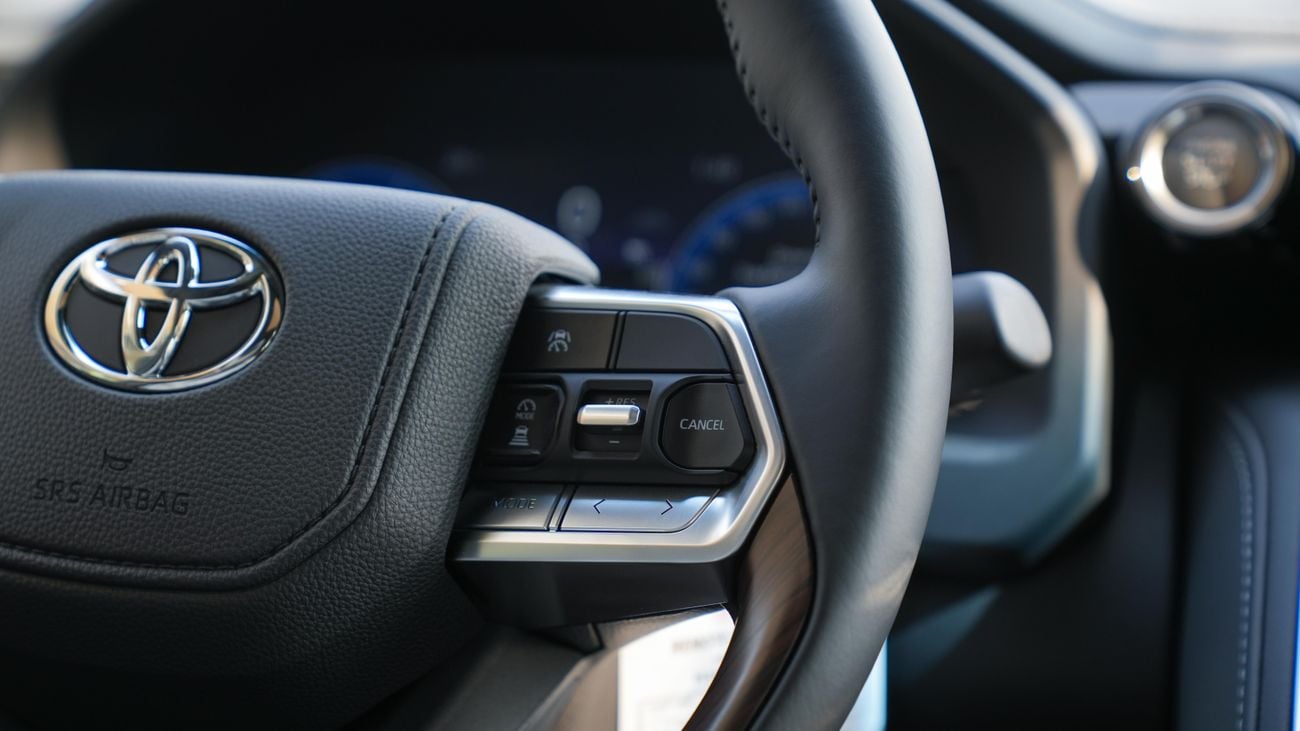 تويوتا لاند كروزر LX