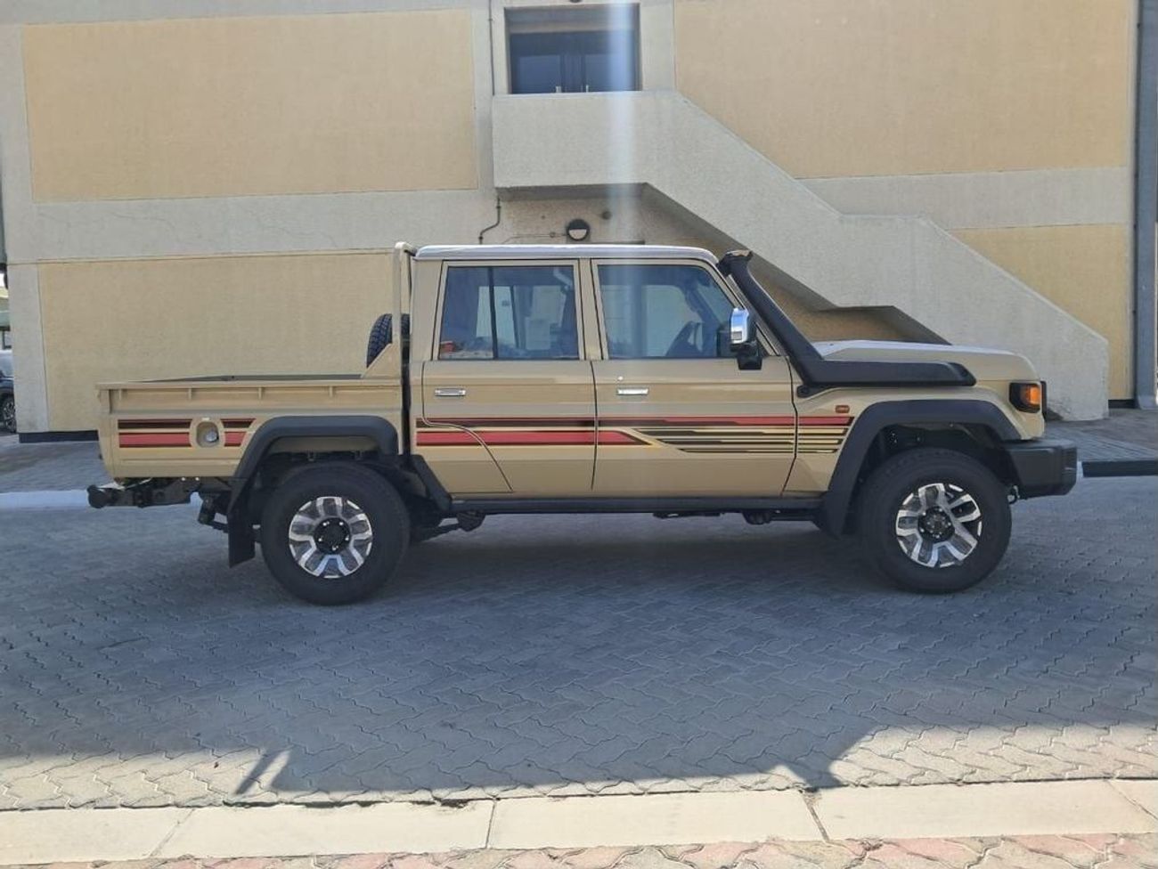 تويوتا لاند كروزر بيك آب LC79 DC 4.0L LX Z AT
