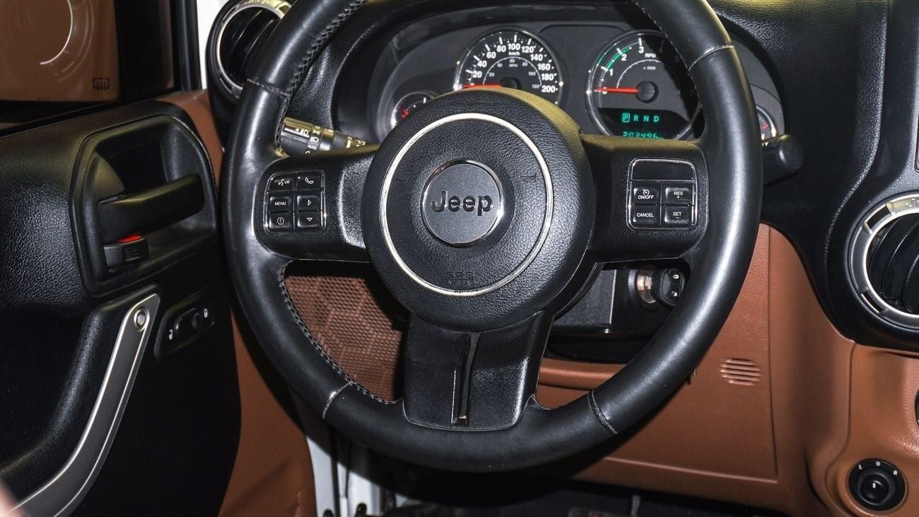 Jeep Wrangler Sahara 3.6L A/T