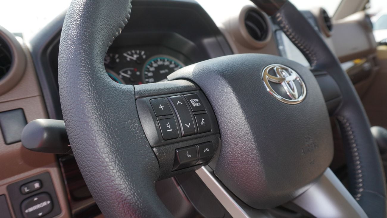 Toyota Land Cruiser Pick Up LX 4.0 L V6