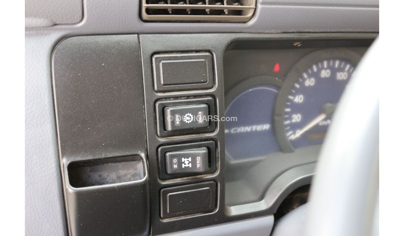 ميتسوبيشي فوسو كانتير ميتسوبيشي بيك اب مع مولد كهرباء 2007 ماشيه فقط 8000 كيلوا