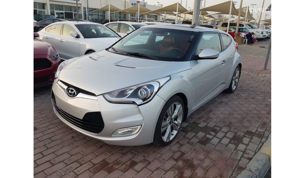 Hyundai Veloster Hyndai volesher model 2015 GCC car prefect condition full service full option low mileage panoramic