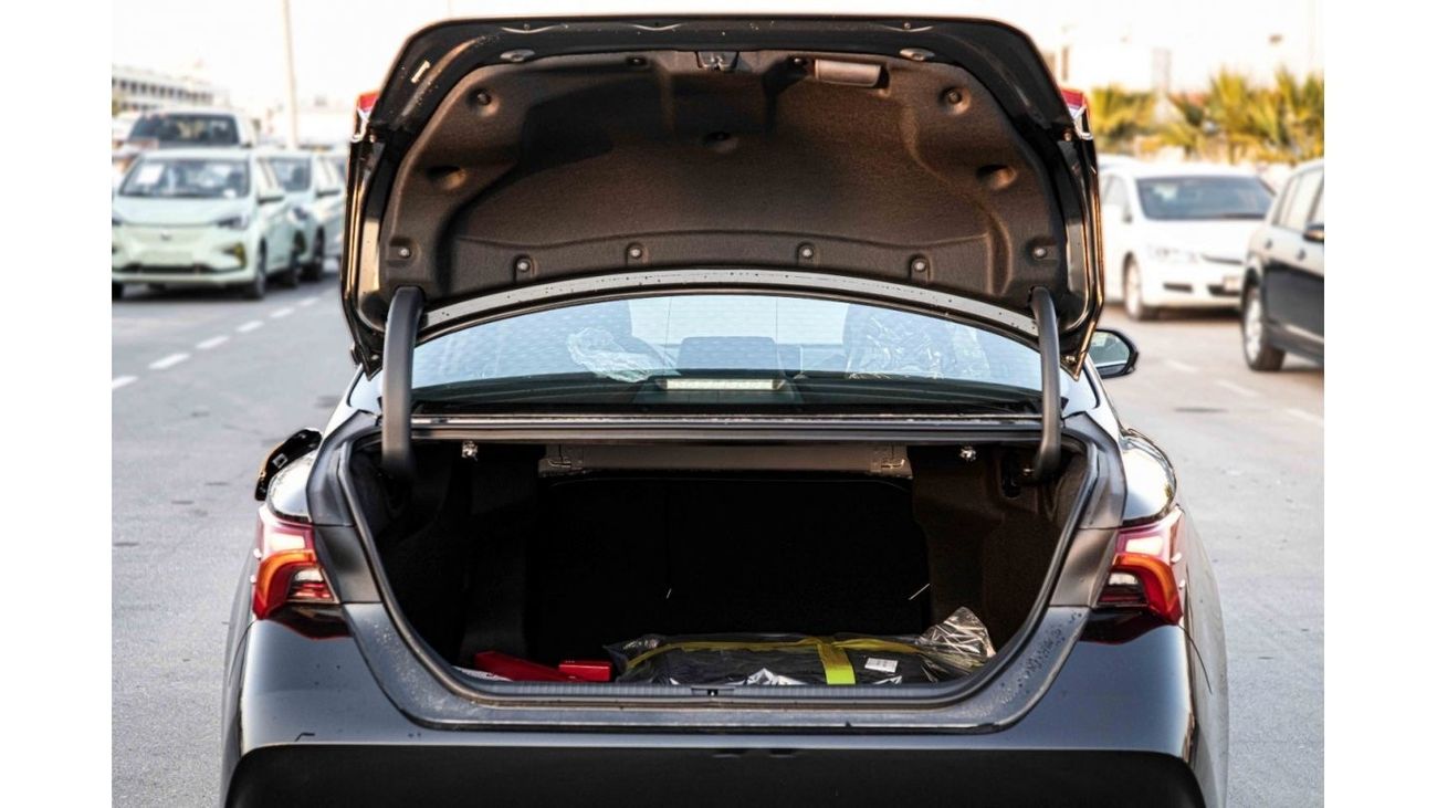 تويوتا افالون 2022 تويوتا أفالون 2.5 XLE هايبرد - أسود داخل بني