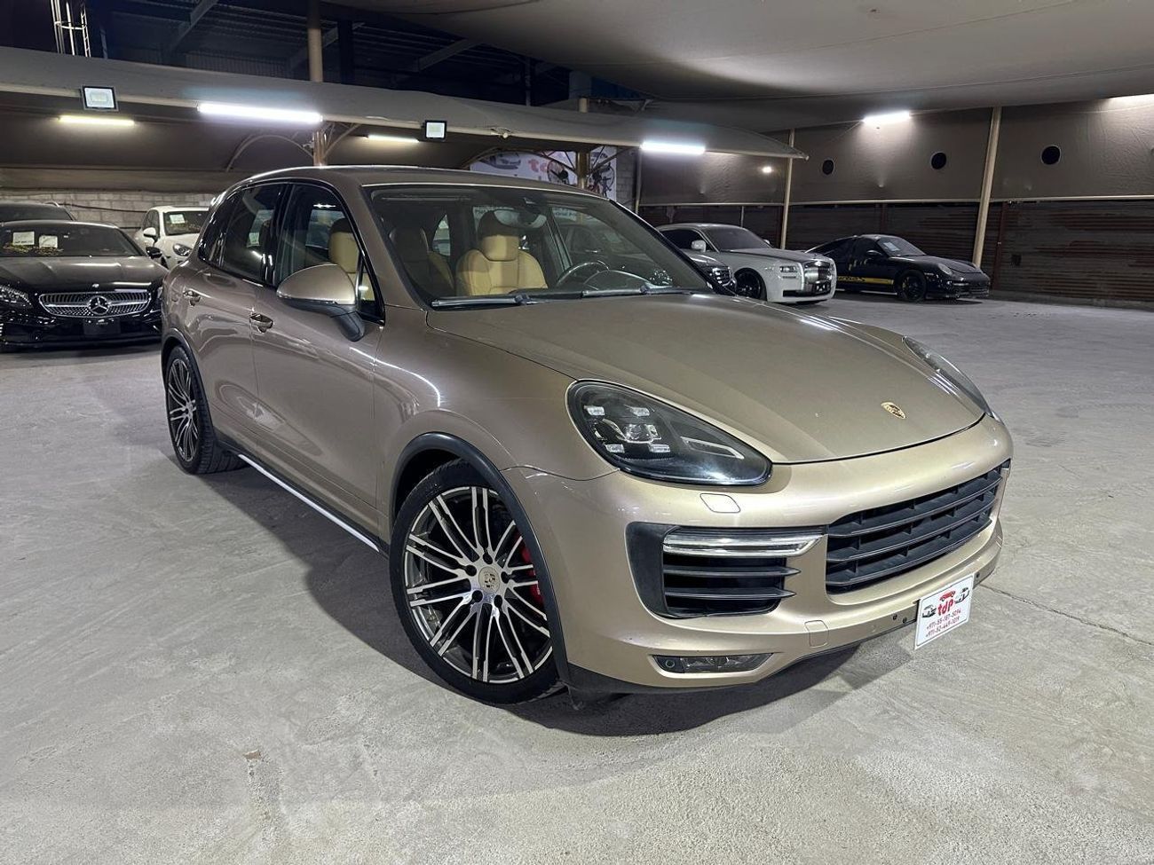 بورش كايان Turbo 4.8L (520 HP) 2015 | LED PDLS HEADLIGHTS | 21 INCH ALLOY WHEELS | PANORAMIC ROOF | FULLY LOADE