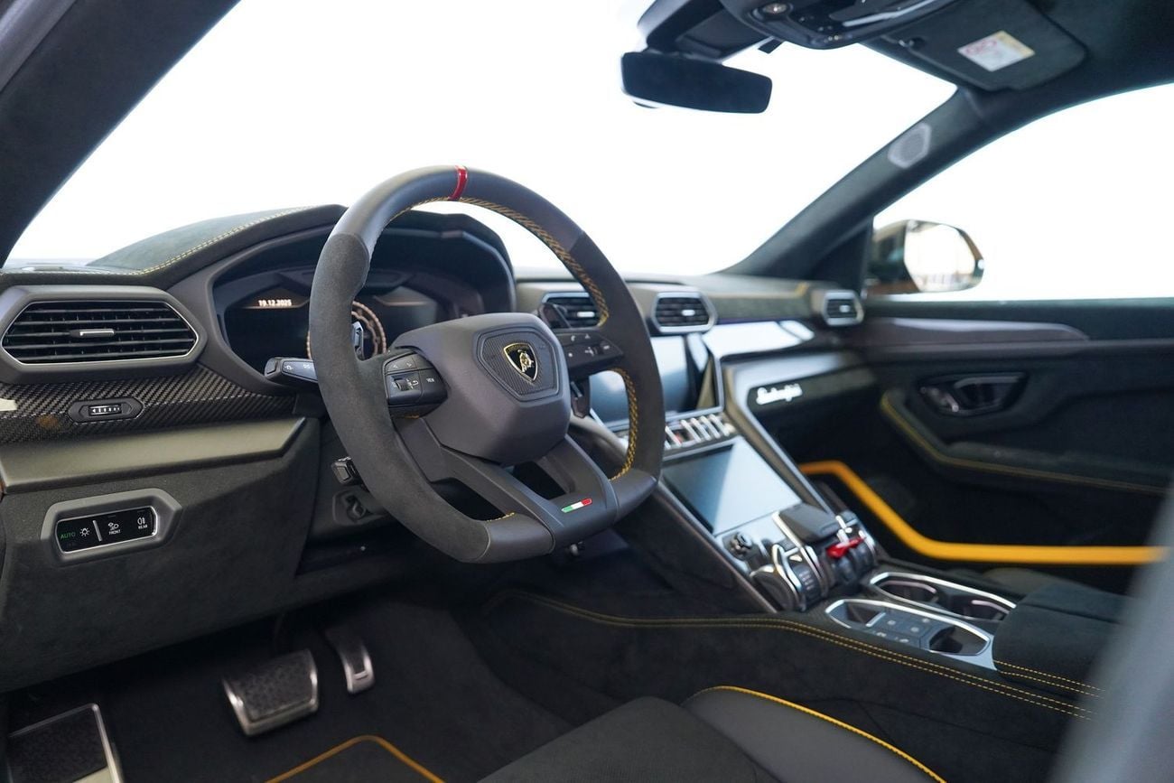 لامبورغيني اوروس 4.0T V8 Performante