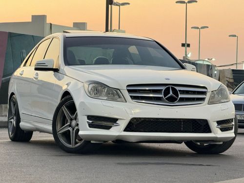 Mercedes-Benz C 300 Luxury 3.0L In excellent condition and requires no expenses