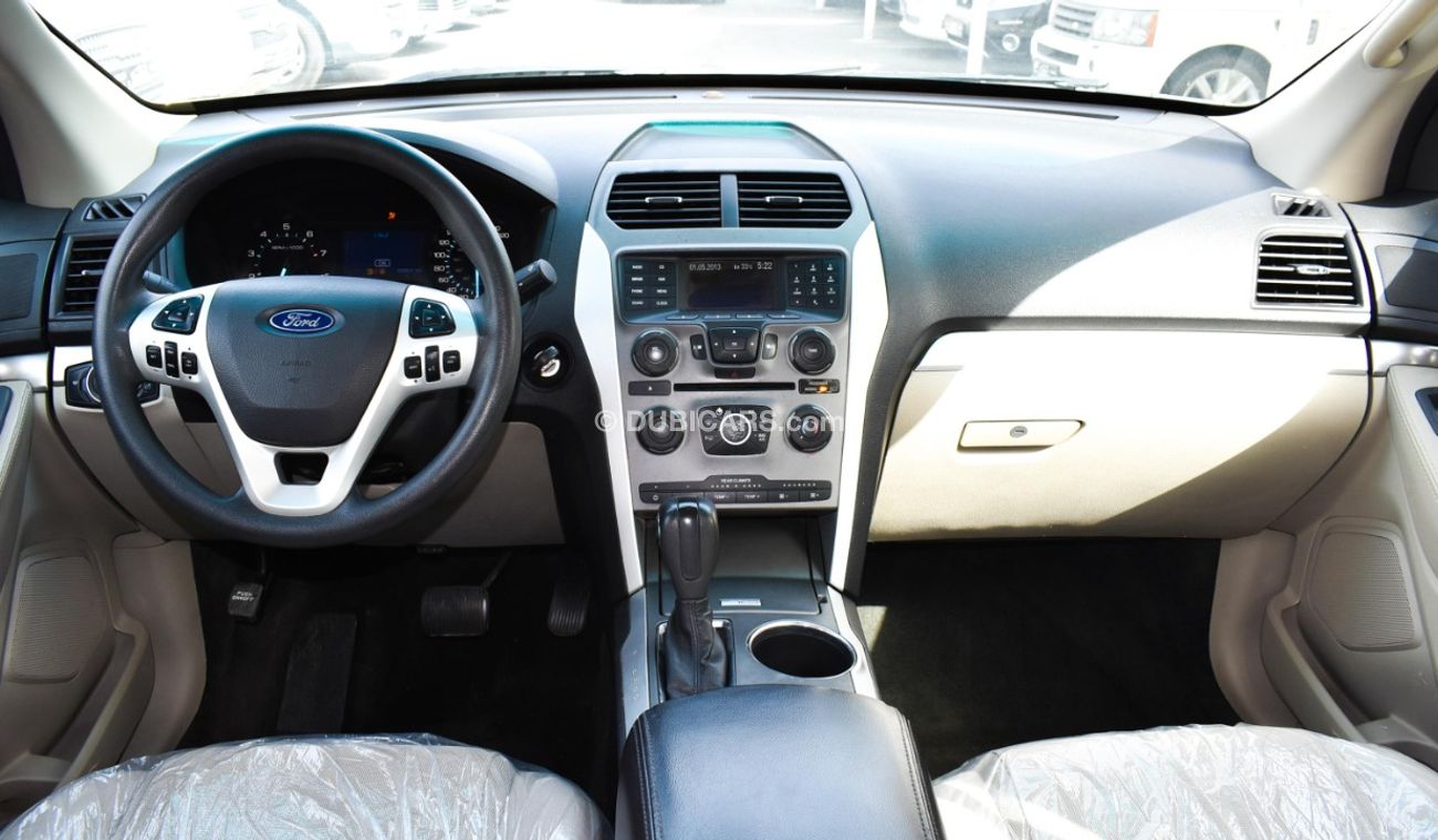 Ford Explorer 2015 model, Gulf panorama, cruise control, sensor wheels, in excellent condition, you do not need an