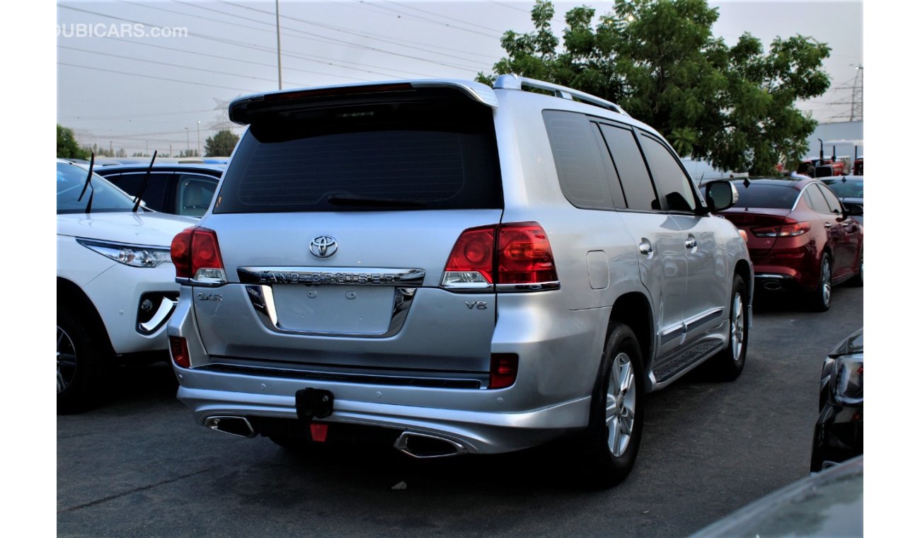 Toyota Land Cruiser GXR, 4.6L Petrol /  Leather Seats / Sunroof / DVD / Rear A/C ( LOT 7259)