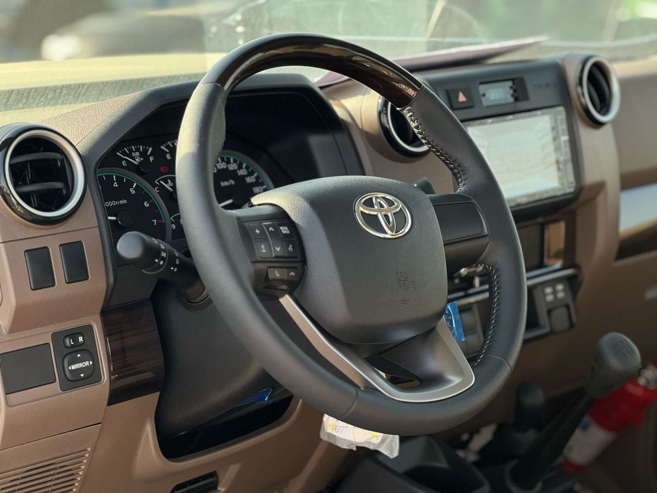 تويوتا لاند كروزر بيك آب Std 4.0L Single Cab Utility 4WD