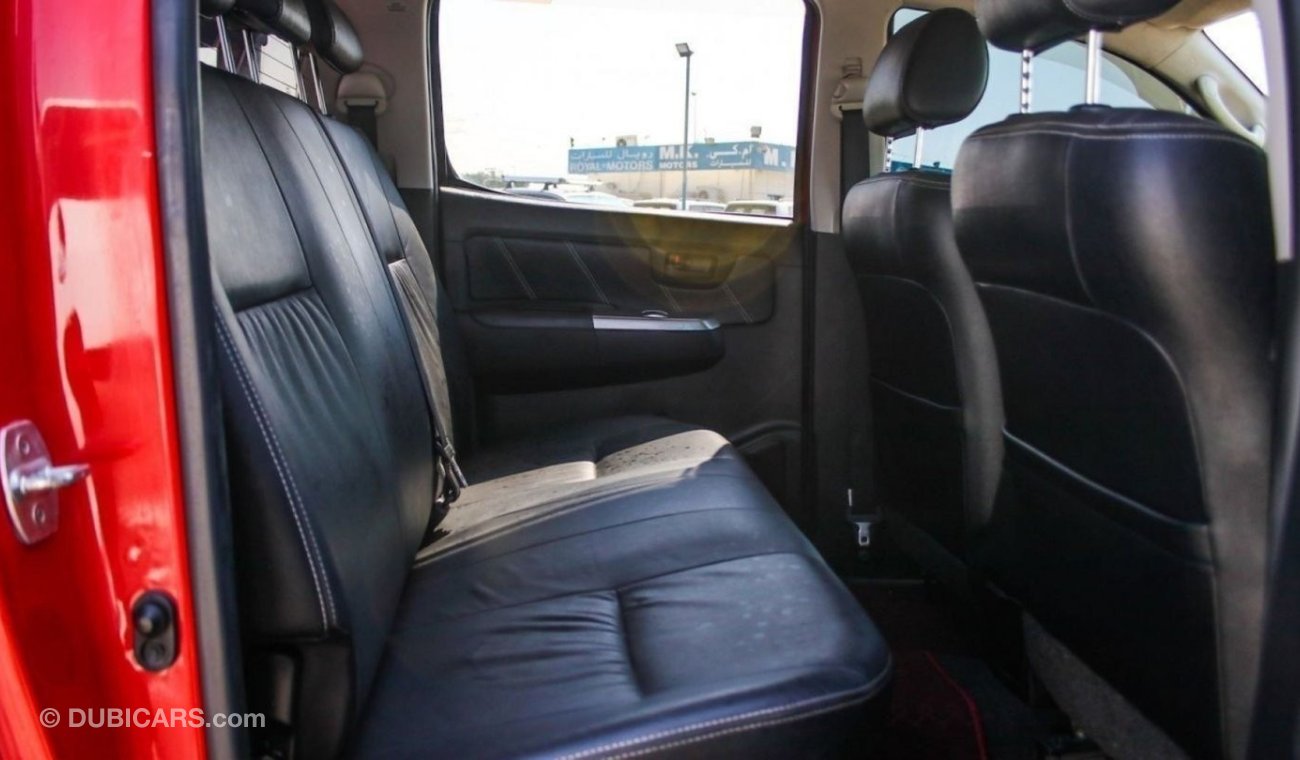 تويوتا هيلوكس SR5 full options leather electric seats 3.0 d4d diesel auto