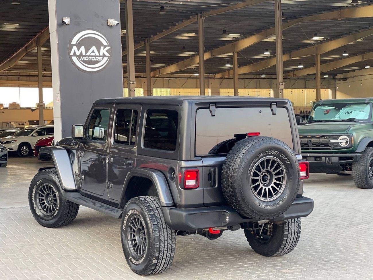 Jeep Wrangler Sport 3.6L M/T 3.6L V6 / LOW MILEAGE / HURRICANE LIFT KIT / LENSO RIMS / IN PERFECT CONDITION