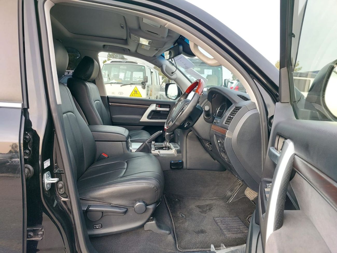 Toyota Land Cruiser TOYOTA LAND CRUISER SUV RHD 2019 MODEL 4.6 L PETROL AUTOMATIC(PM92283)