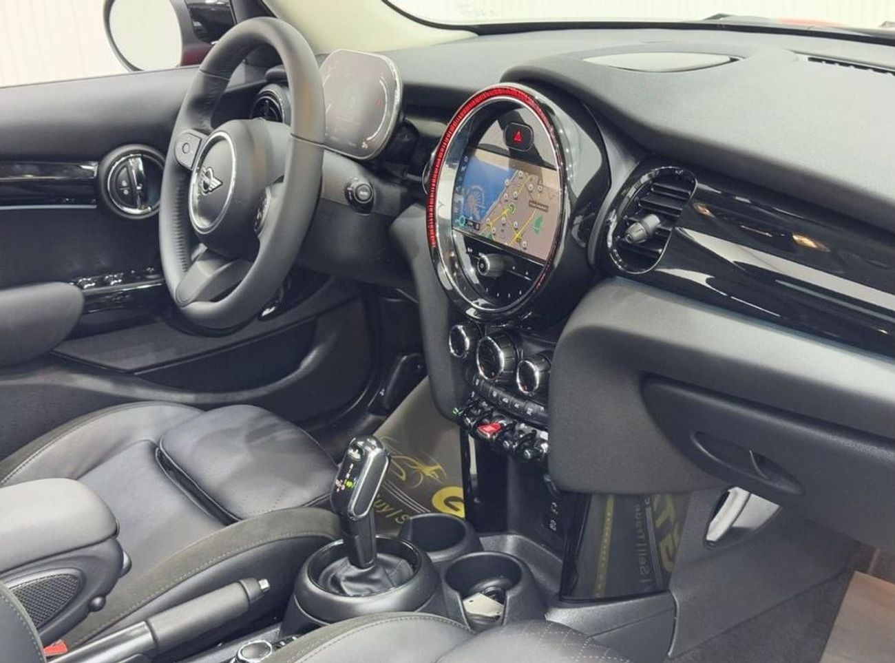 ميني كوبر Std 1.5L (4 Seater) 2024 Mini Cooper, Agency Warranty 05/29+ Service Package, Full Service History,