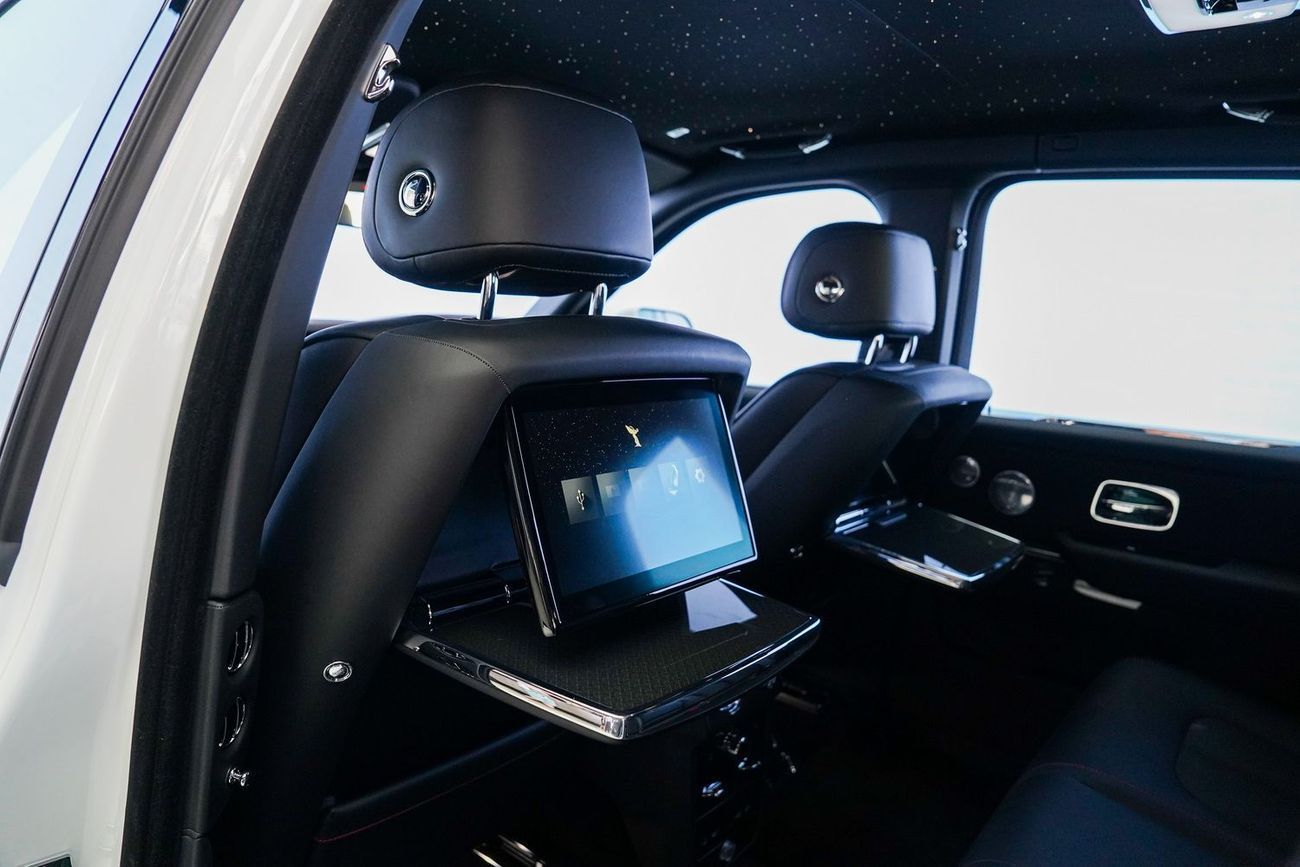 رولز رويس كولينان BLACK BADGE