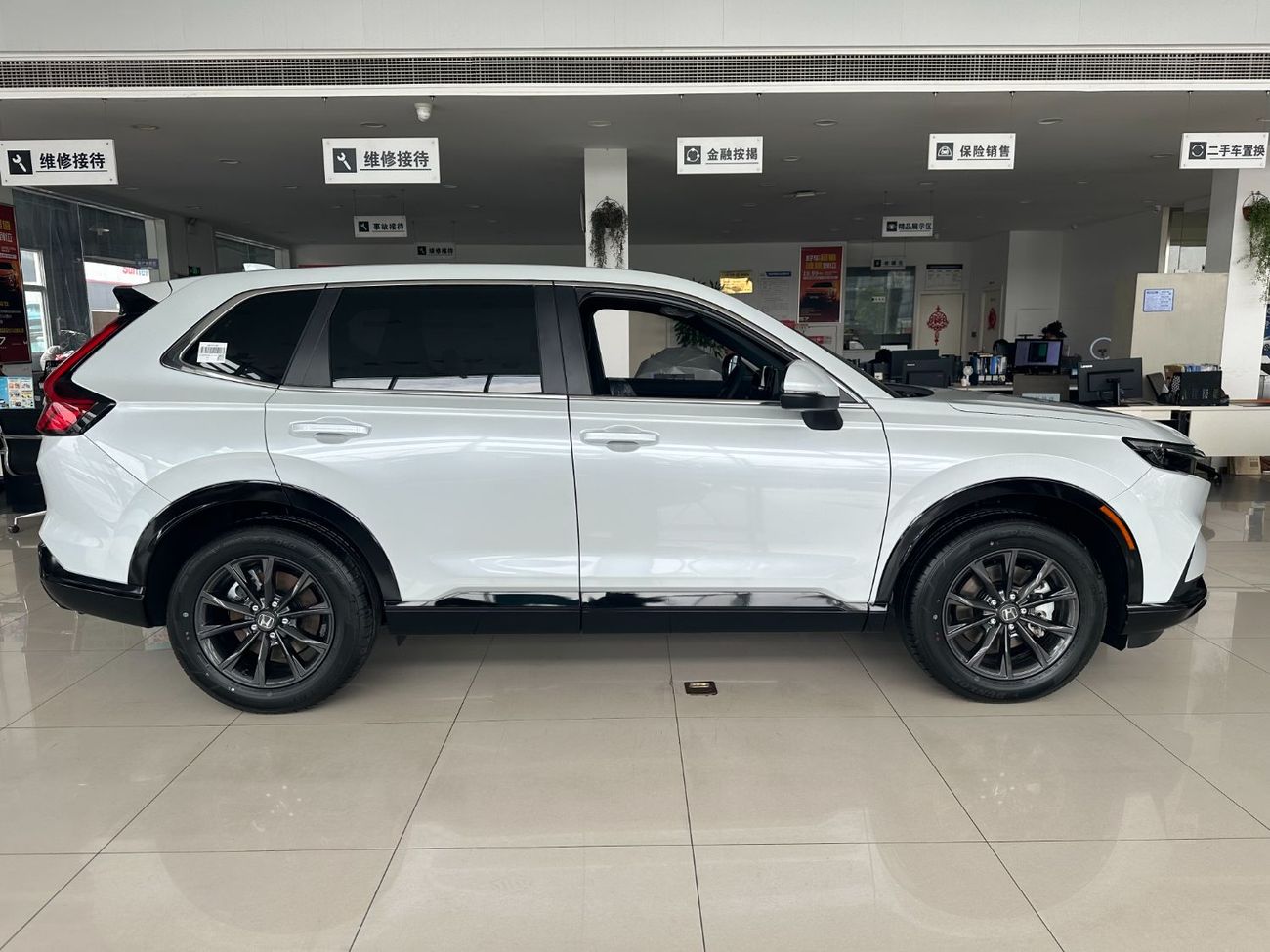 هوندا سي آر في 2024 model 240TURBO 4WD Honor Edition 5-seater