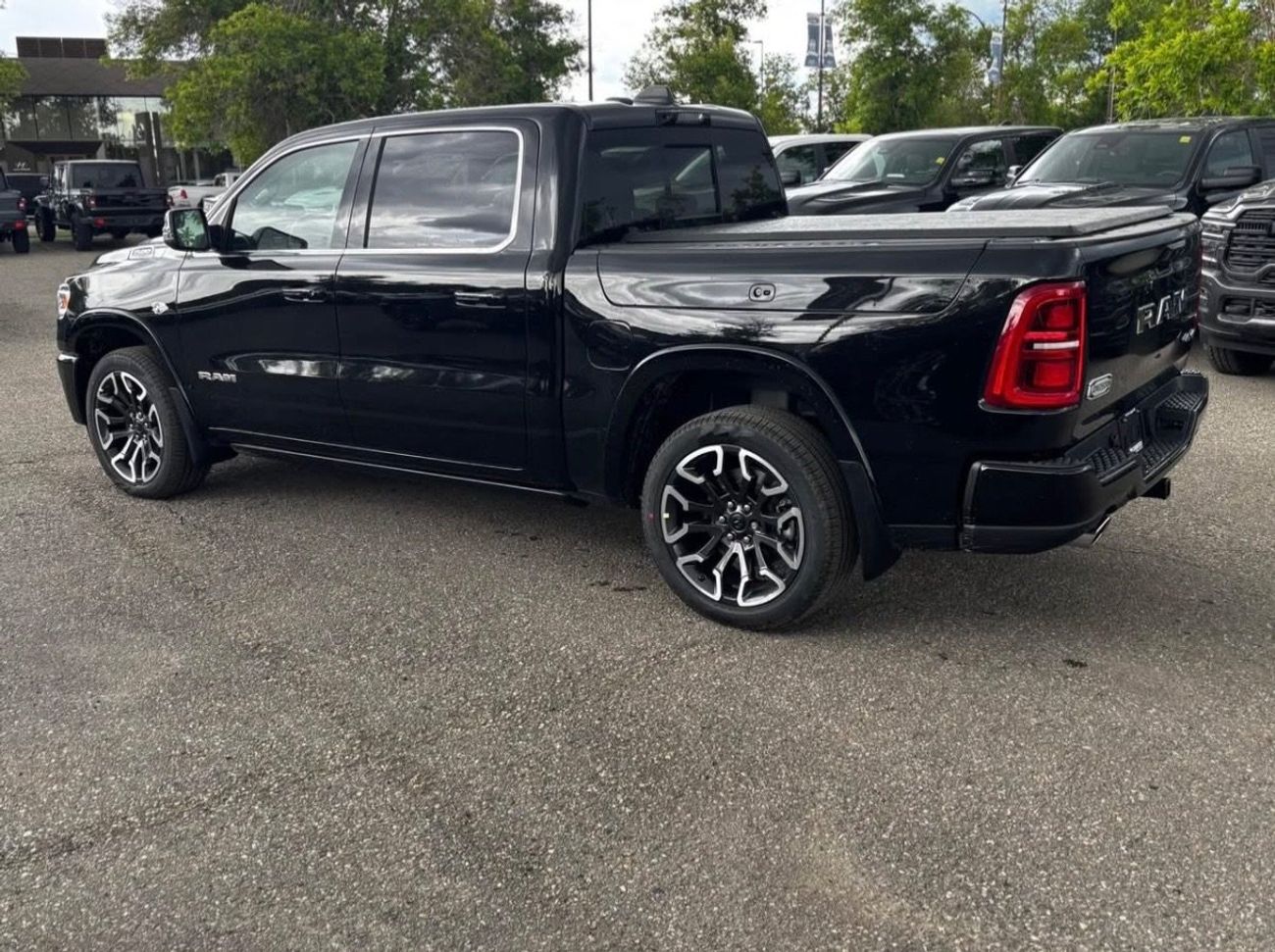 Dodge RAM 5.7 L HEMI LIMITED LONGHORN