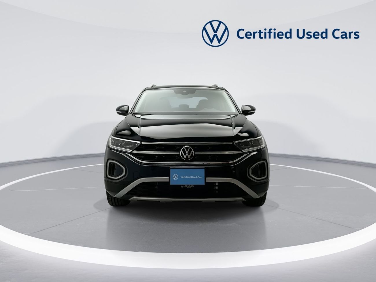 فولكس واجن T ROC Style 1.4L without sunroof 1.4L (Ref#09337) / WAS 94,900 AED - NOW 87,900 AED