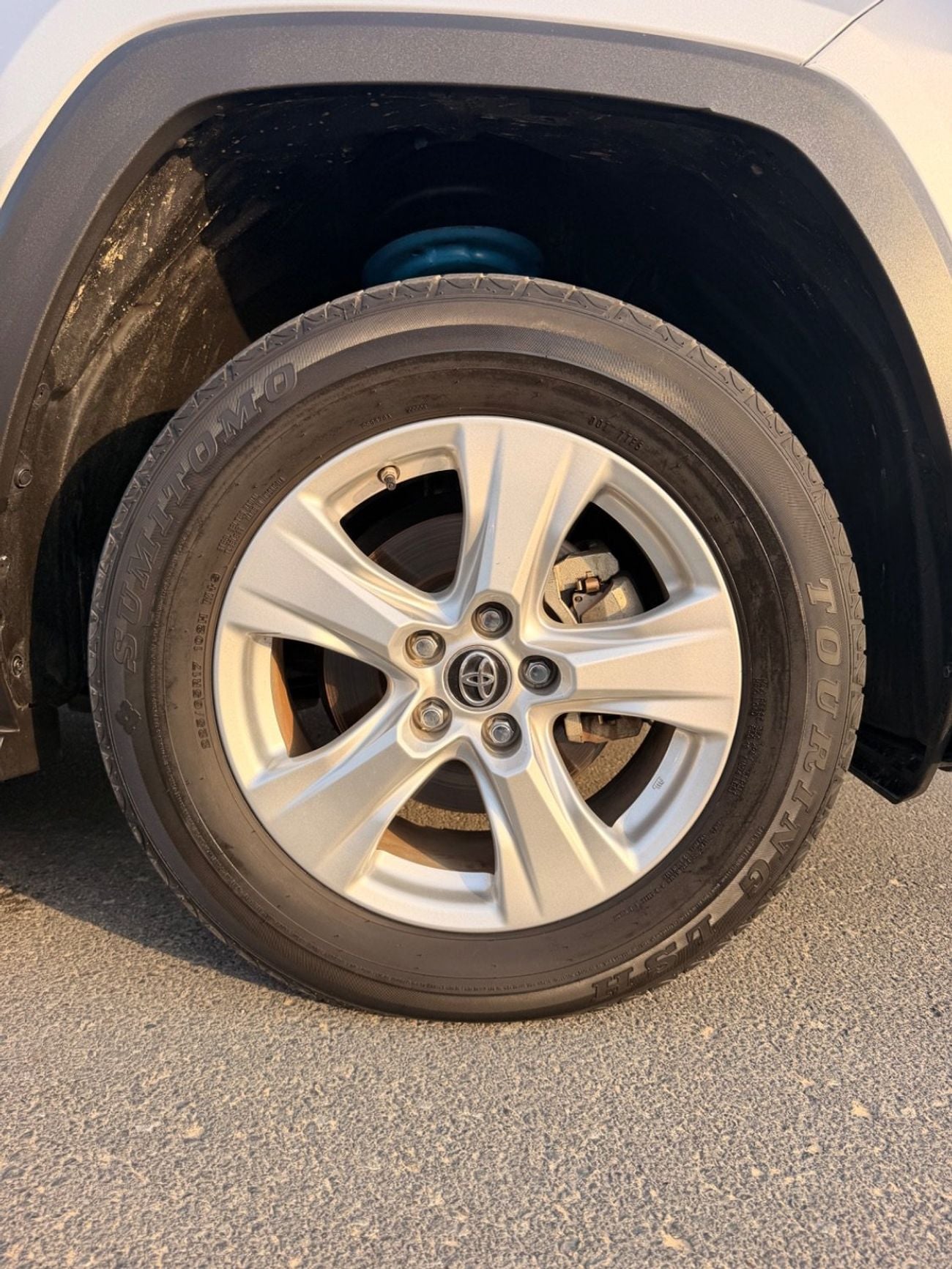 Toyota RAV4 Hybrid XLE 2.5L