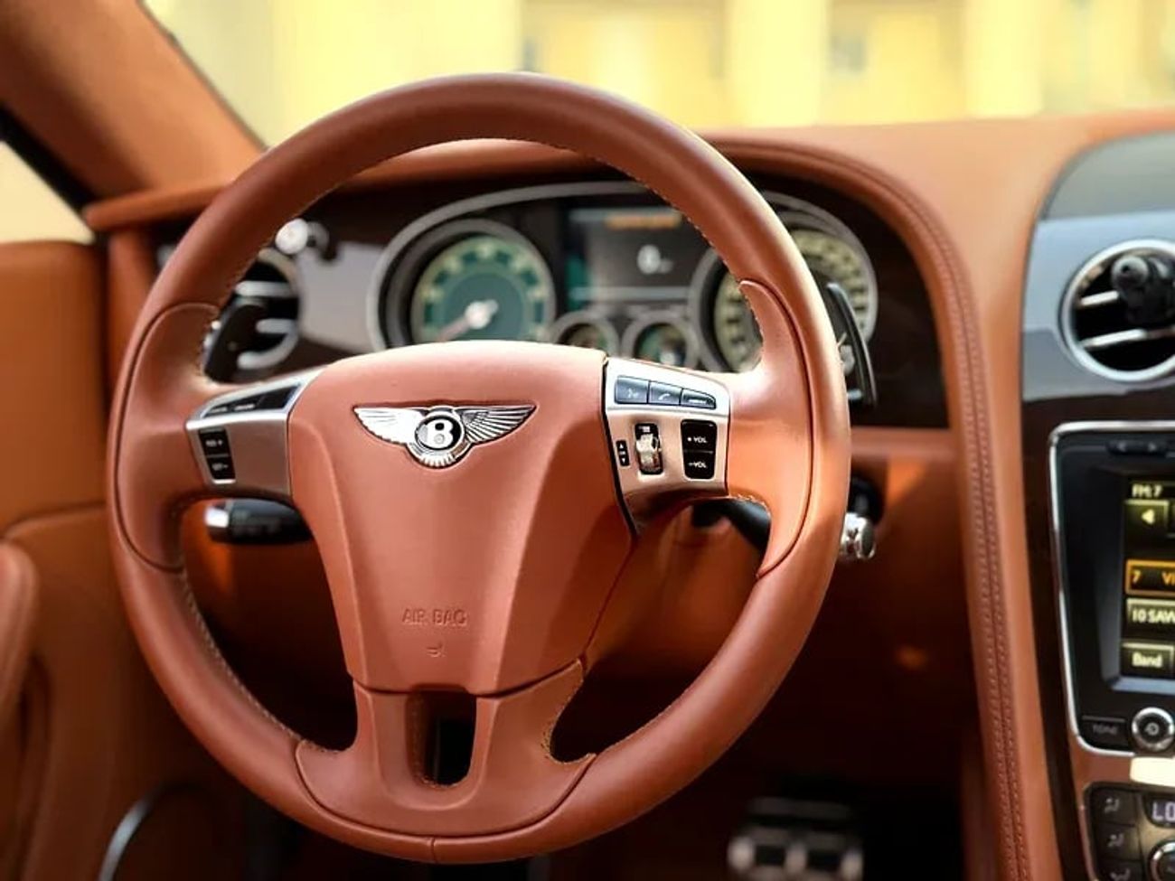 بنتلي كونتيننتال جي تي V8