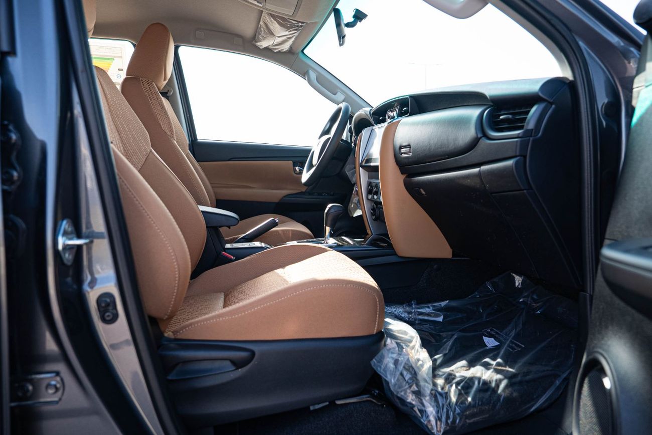 تويوتا فورتونر 2025 Toyota Fortuner 2.7 - Grey Mettalic Inside Chamois | Export Only