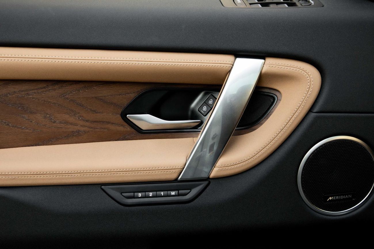 Land Rover Discovery Sport R-Dynamic SE | 2,898 P.M  | 0% Downpayment | Immaculate Condition!