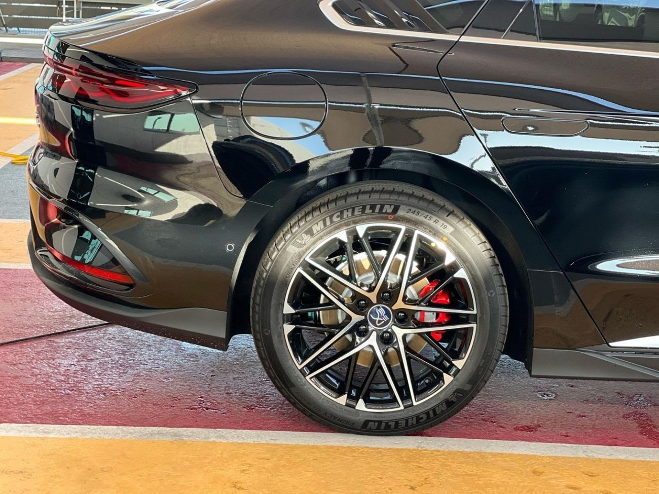 BYD HAN 2025-BYD HAN- Pure Electric EV RANGE 701 KM