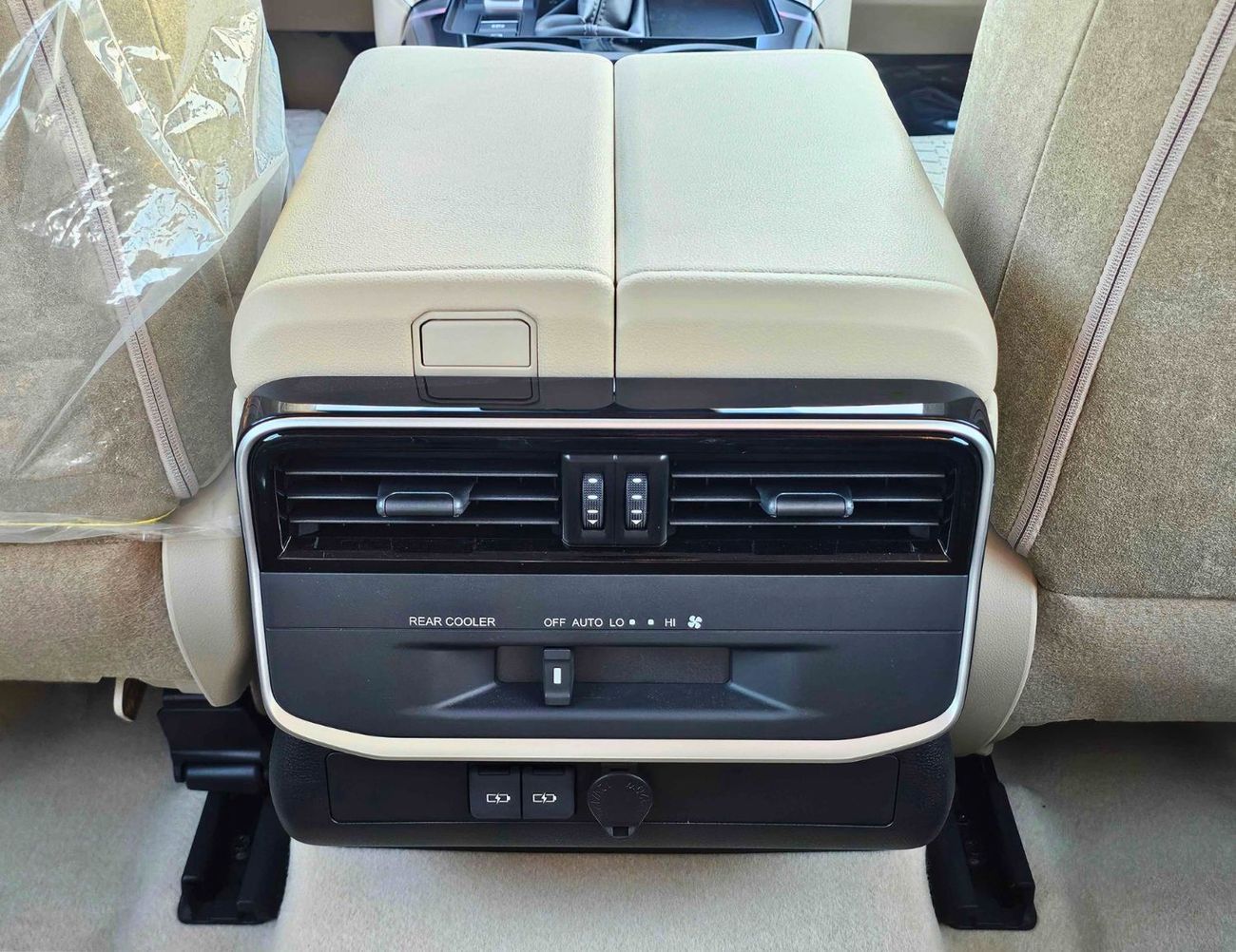 Toyota Land Cruiser GXR TWIN TURBO / 3.5L V6 PETROL / DRIVER PWR SEAT / COOL BOX  (CODE # GXR-G)