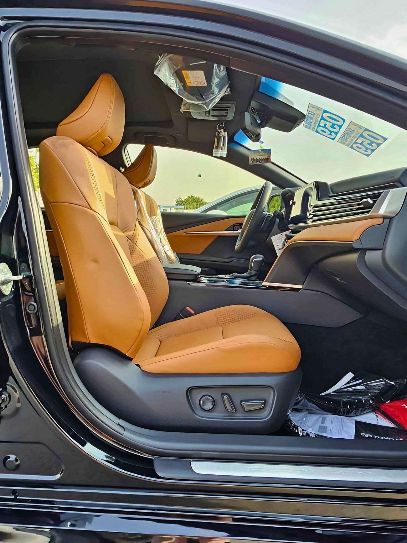 تويوتا كامري HYBRID LUMIERE / 2.5L V4 / 360 CAMERA / PANORAMIC ROOF / HEADUP DISPLAY/ FULL OPTION (CODE # LUMIERE