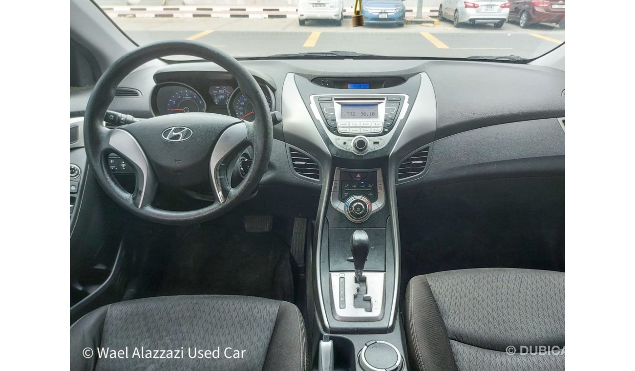 Hyundai Elantra هيونداي النترا 2013 خليجي 1.6 سي سي نظيفة جدا من الخارج و الداخل