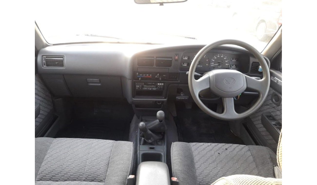 Toyota Hilux Hilux RIGHT HAND DRIVE (Stock no PM 348 )