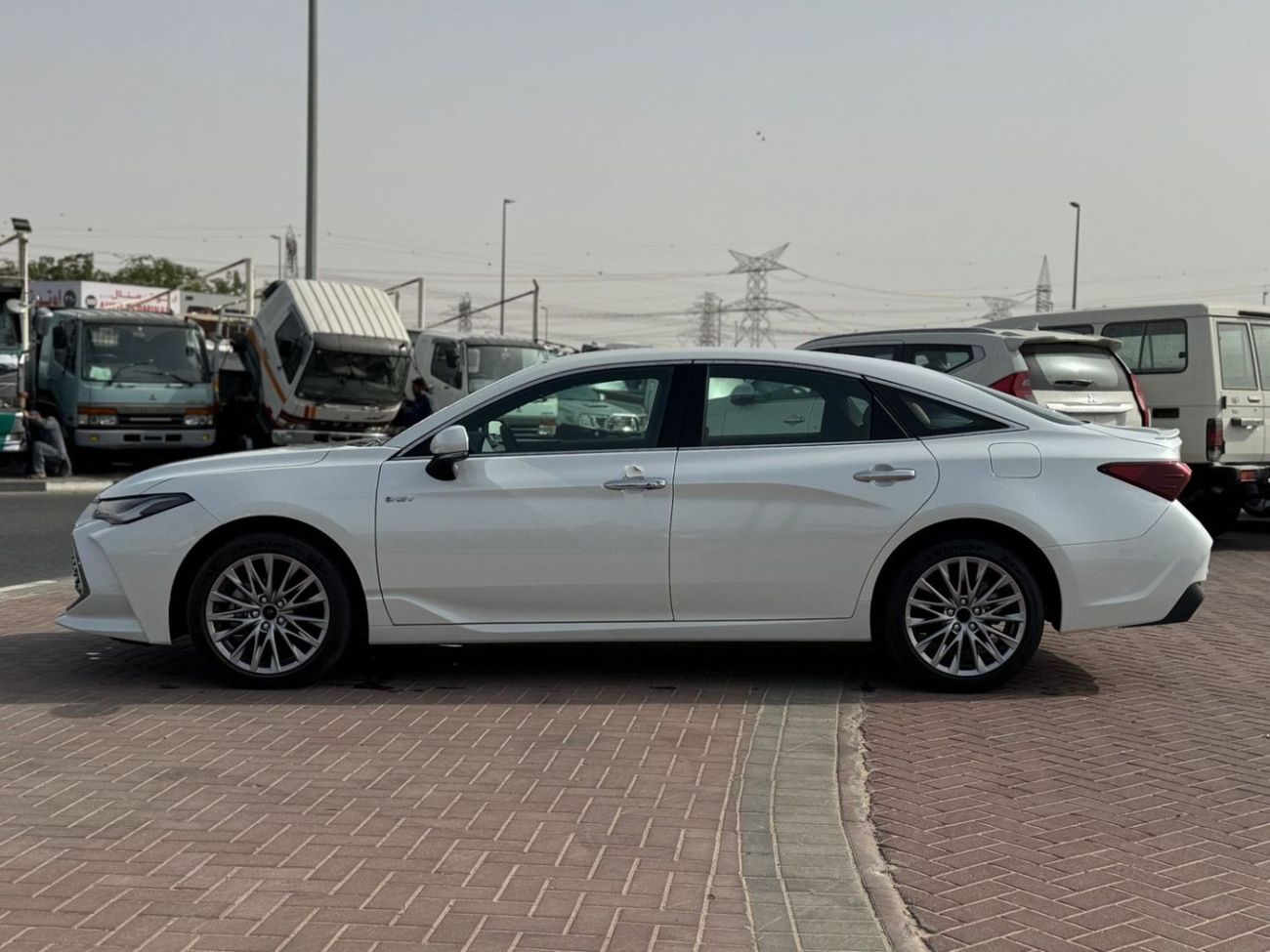 Toyota Avalon TOYOTA AVALON 2.5L HYBRID XLE 2024