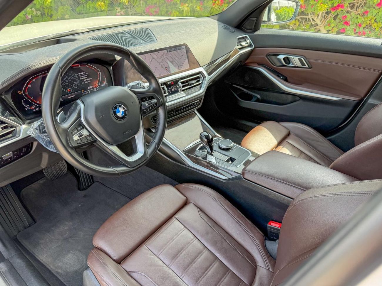 بي أم دبليو 330i Exclusive 2.0L (255 HP)