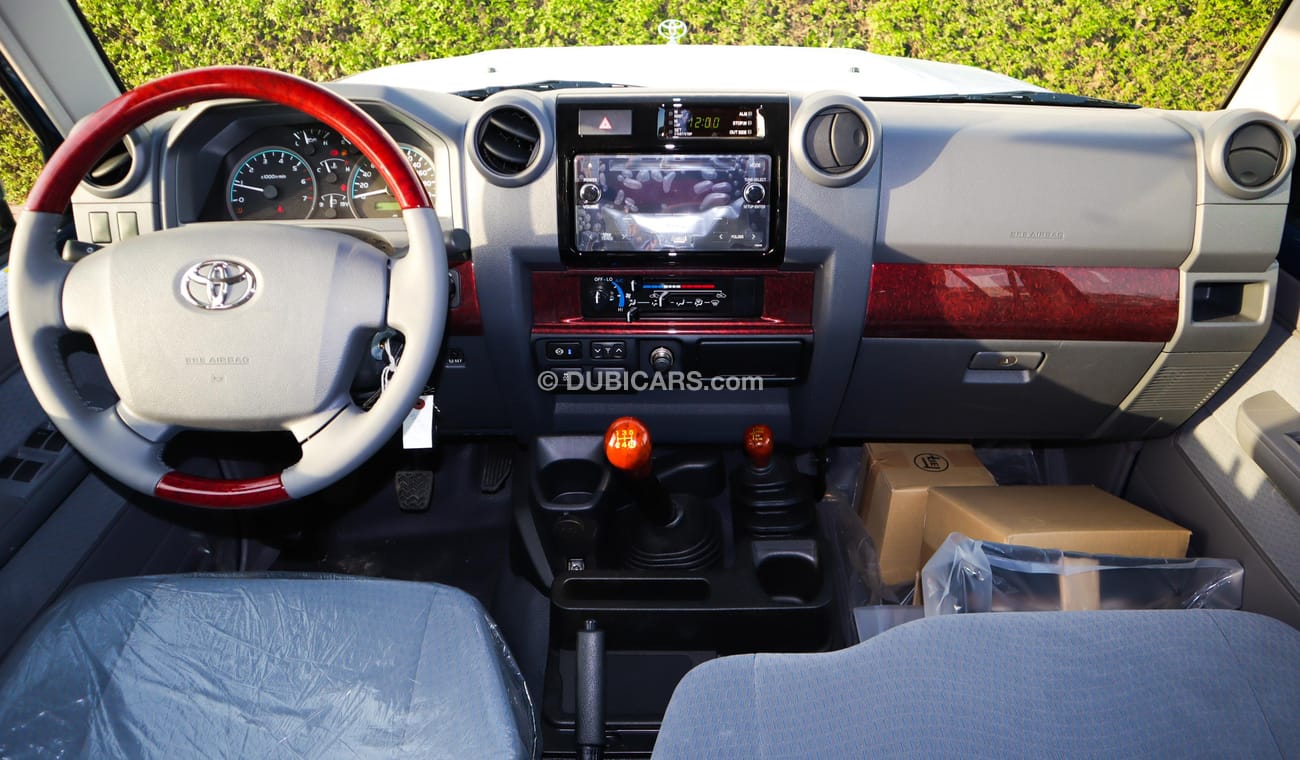 Toyota Land Cruiser Pick Up LX V6