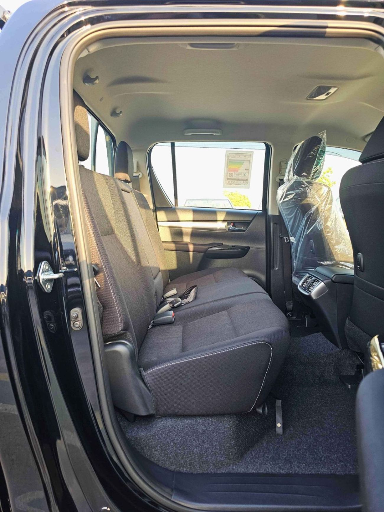 Toyota Hilux SR5 / NARROW BODY / A/T / 2.7L V4 PETROL / DVD+ CAMERA / FULL OPTION (CODE #  HP2F2)