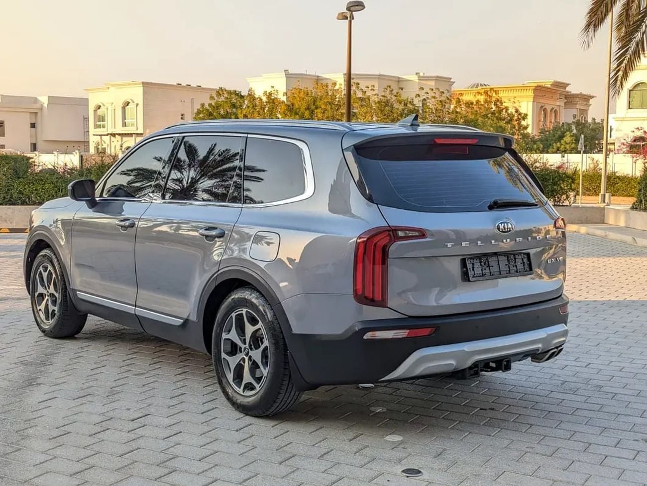 كيا تيلورايد EX FULL OPTION 3.8L V6 IN EXCELLENT CONDITION