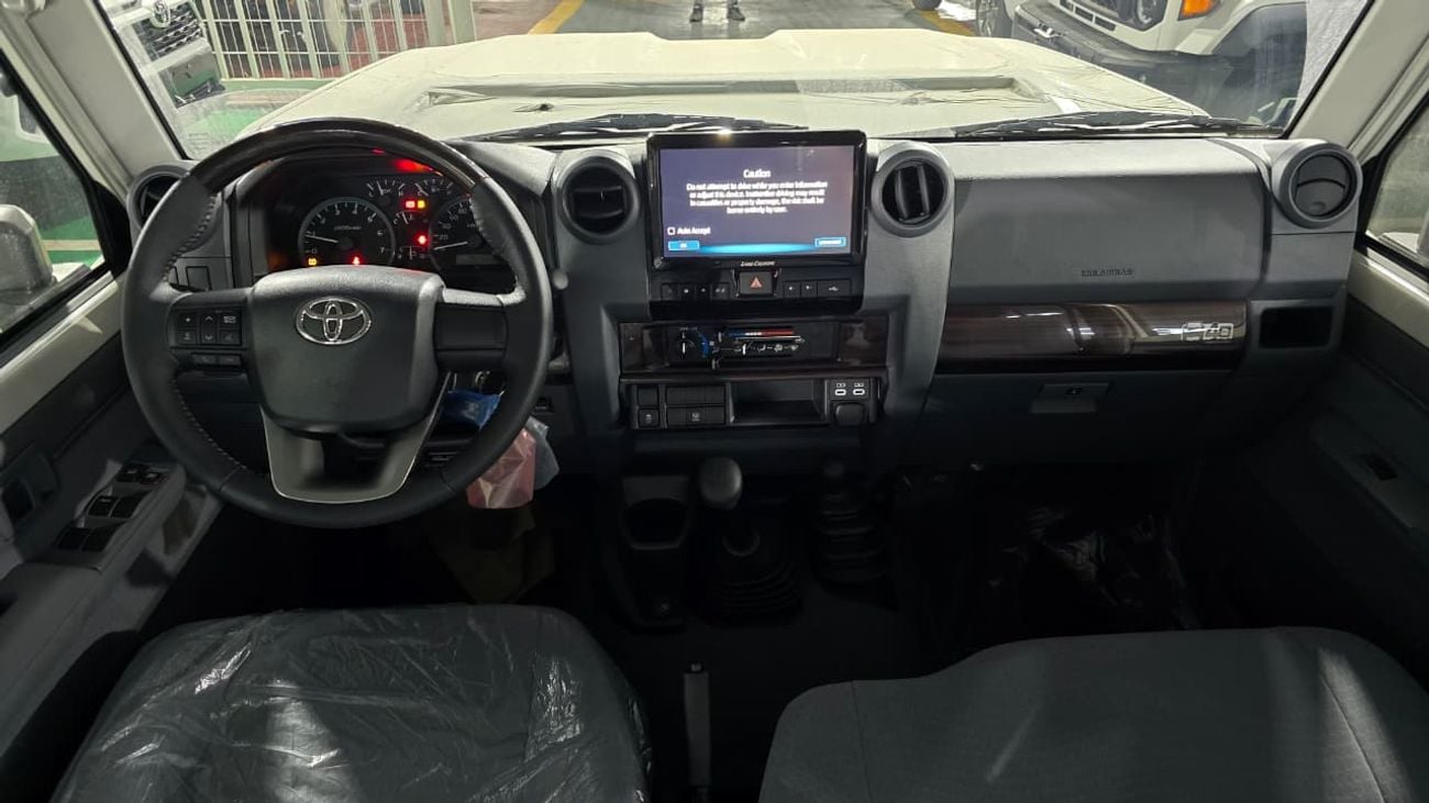 تويوتا لاند كروزر 70 Std 4.0L AWD