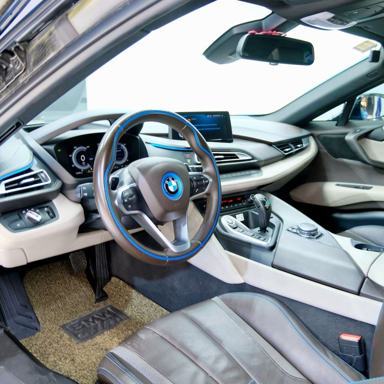 BMW i8 Plug-In Hybrid 1.5L AED 5,310 l 0% Down Payment l BMW i8 | Head-Turning Design