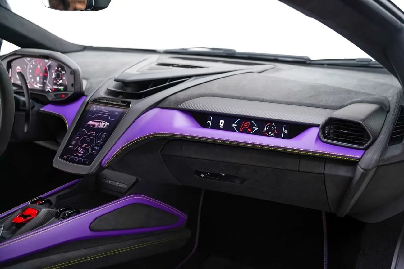 Lamborghini Revuelto