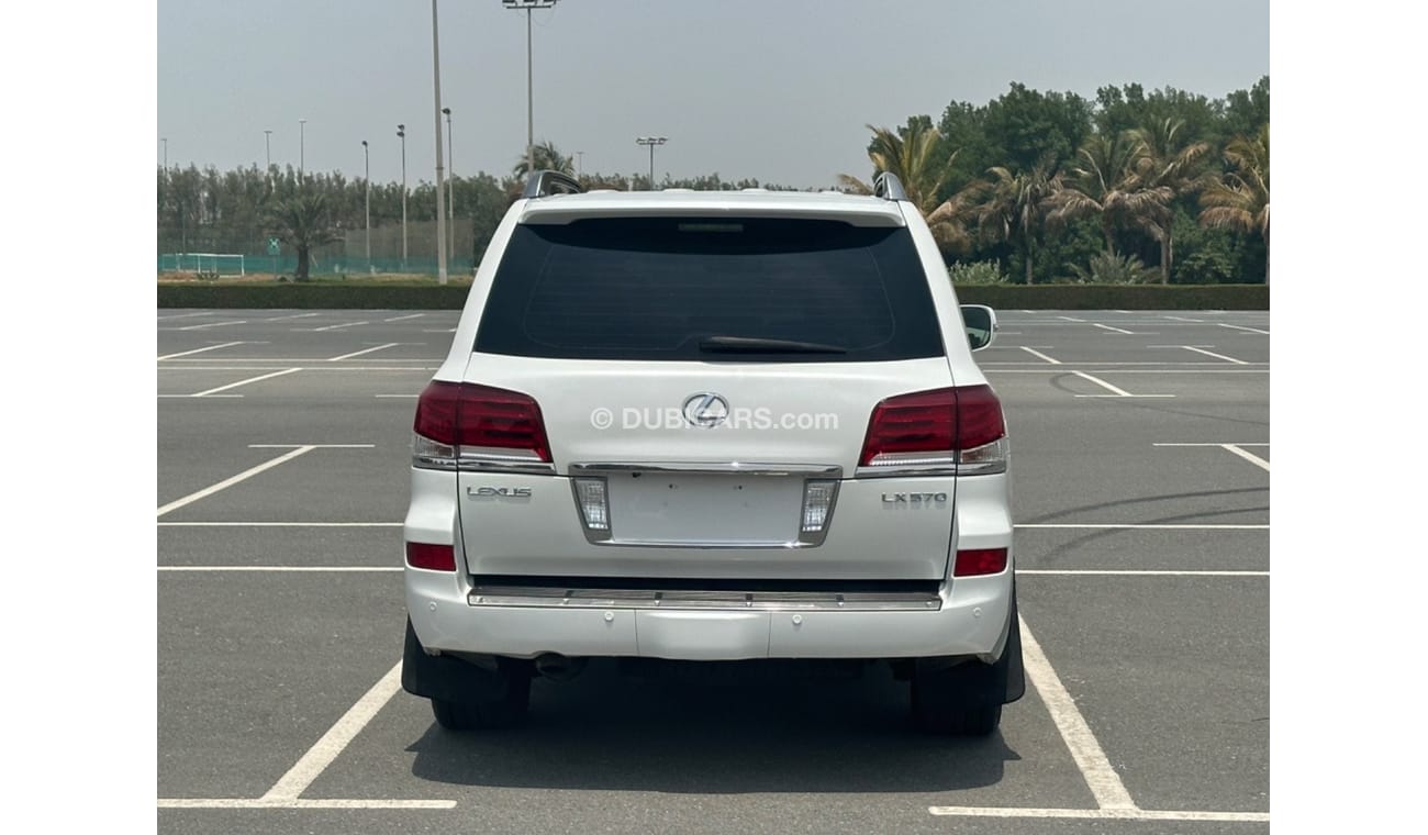 Lexus LX 570 Platinum MODEL 2014 GCC CAR PERFECT CONDITION INSIDE AND OUTSIDE FULL ORIGINAL PAINT ONE OWNER 2 key