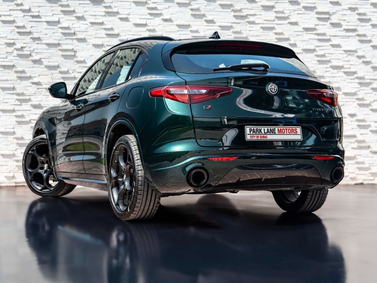 ألفا روميو ستيلفيو Veloce 2.0L