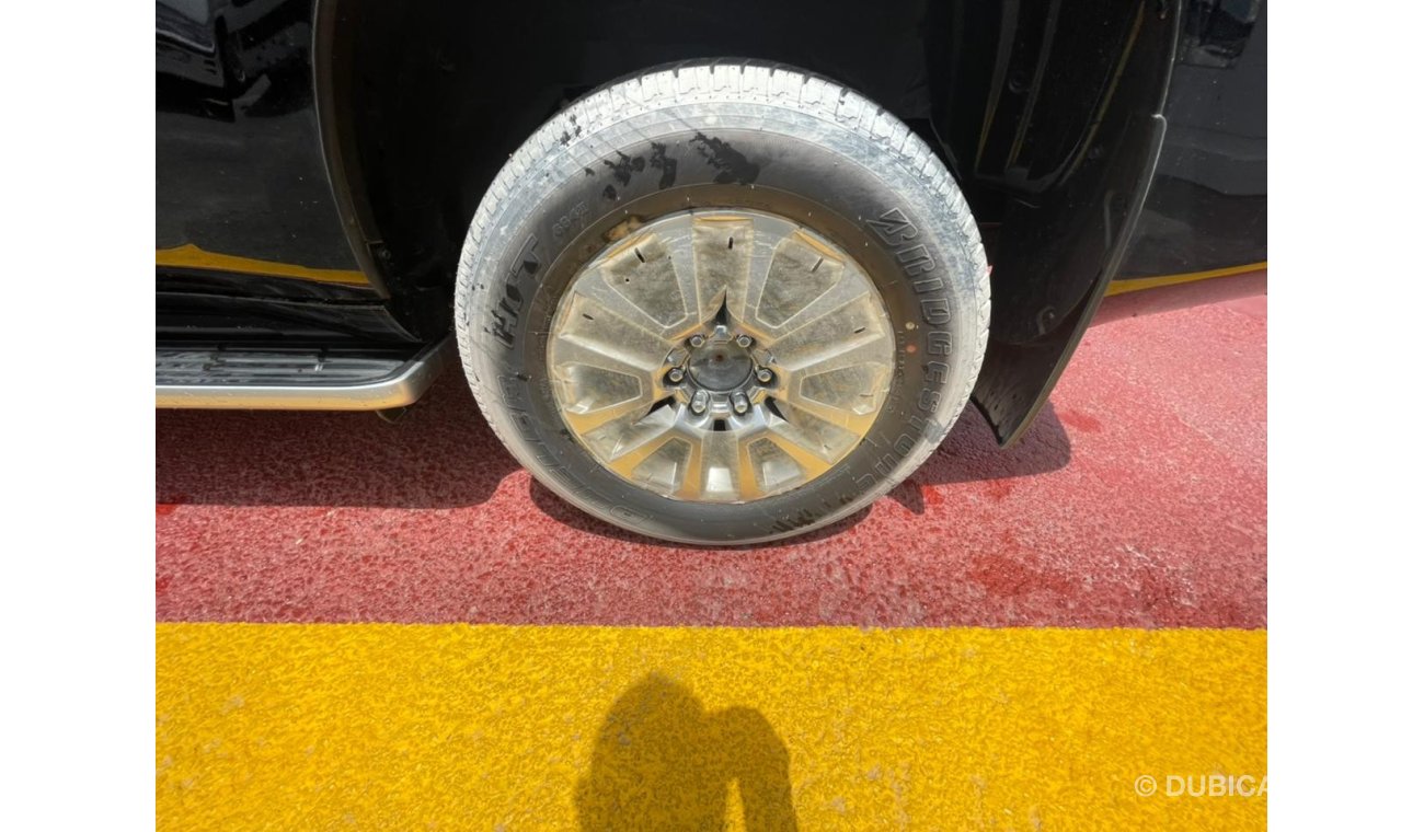 تويوتا برادو تويوتا برادو VX ، 2.8 لتر ، ديزل ، لون أسود ، عجلات كاملة ، للتصدير فقط